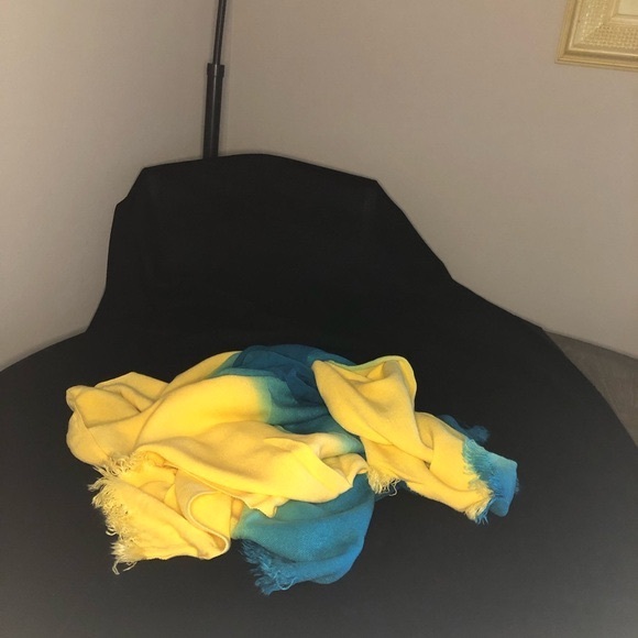 Yellow and Green Women's Scarf - Picture 5 of 8